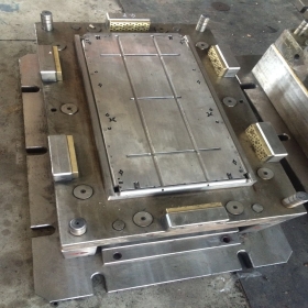 汽车玻璃钢模具